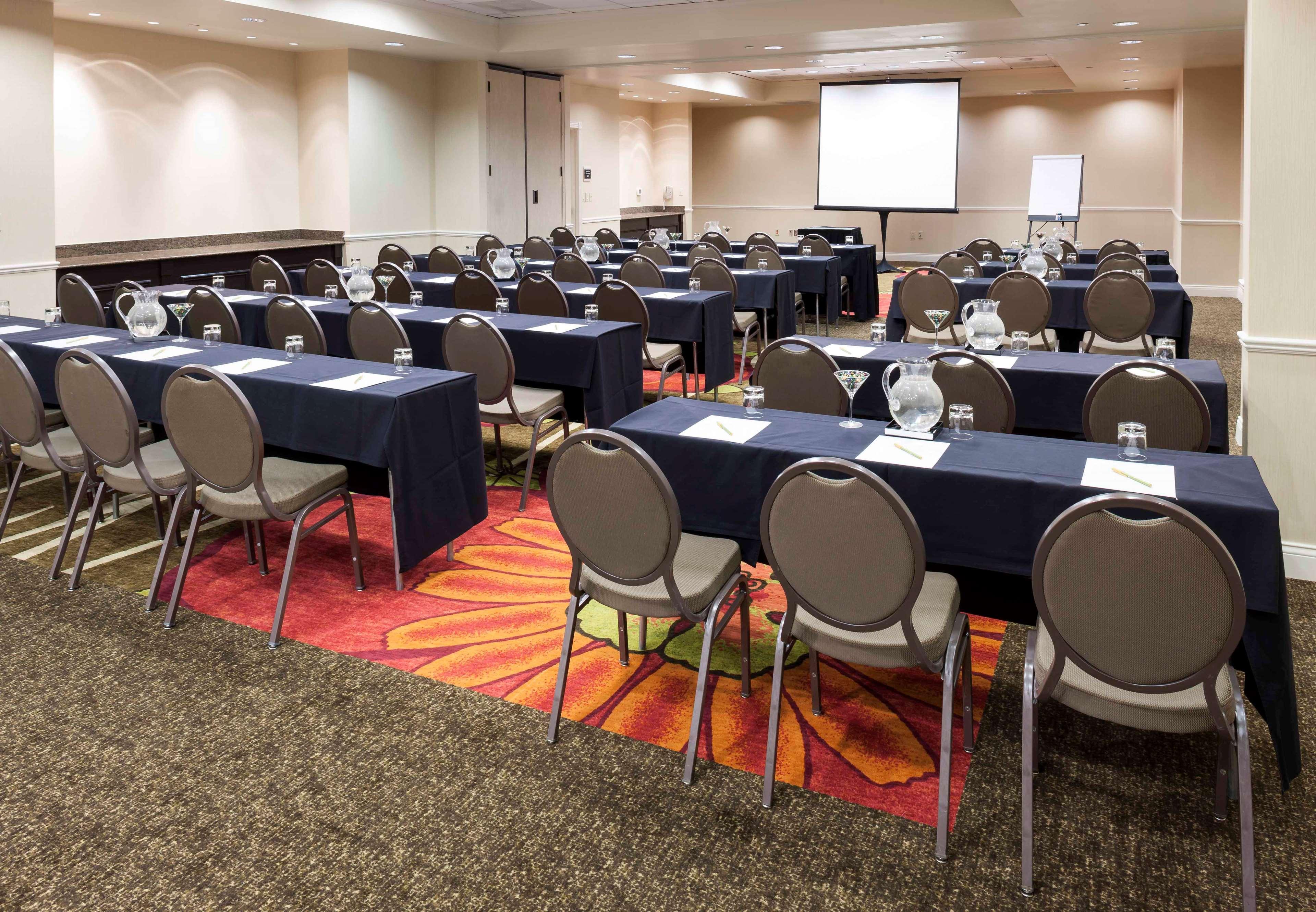 Hilton Garden Inn Dallas Lewisville Esterno foto