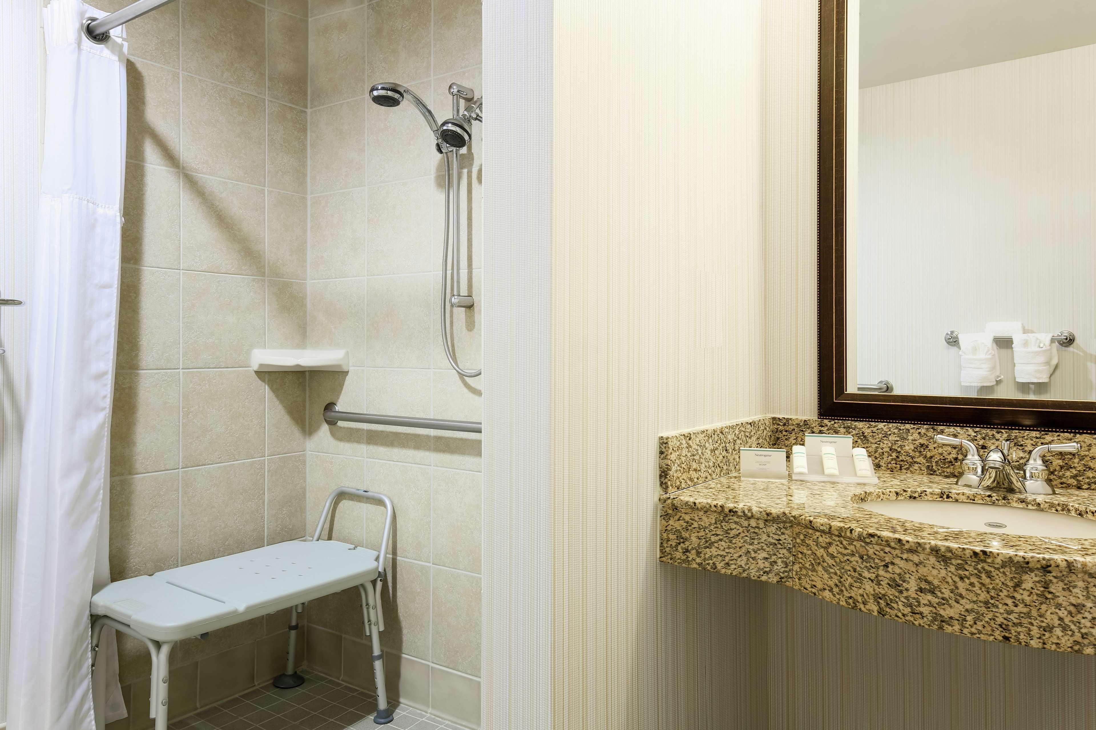 Hilton Garden Inn Dallas Lewisville Esterno foto