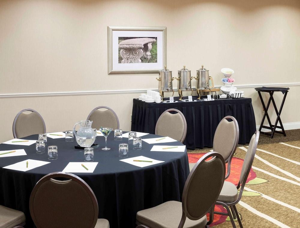 Hilton Garden Inn Dallas Lewisville Esterno foto